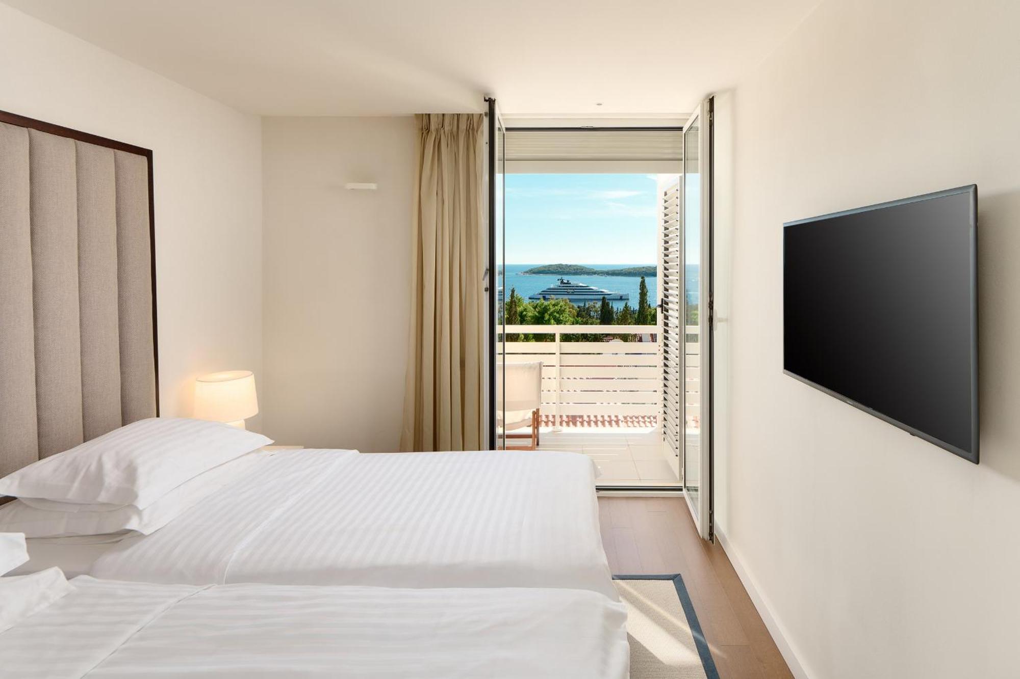 חוואר Amfora Hvar Grand Beach Resort מראה חיצוני תמונה